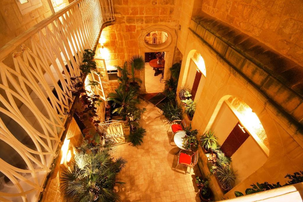 Palazzo Valletta Suites Экстерьер фото